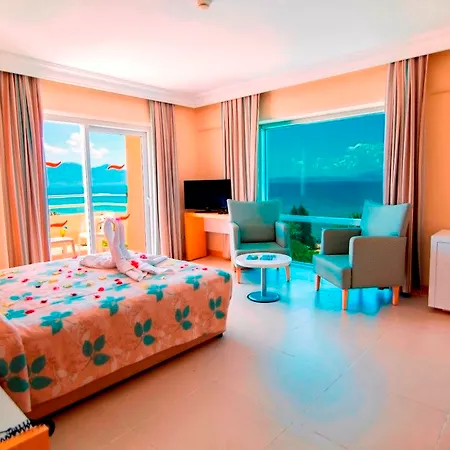 افيسيا هوليداي بيتش كلوب